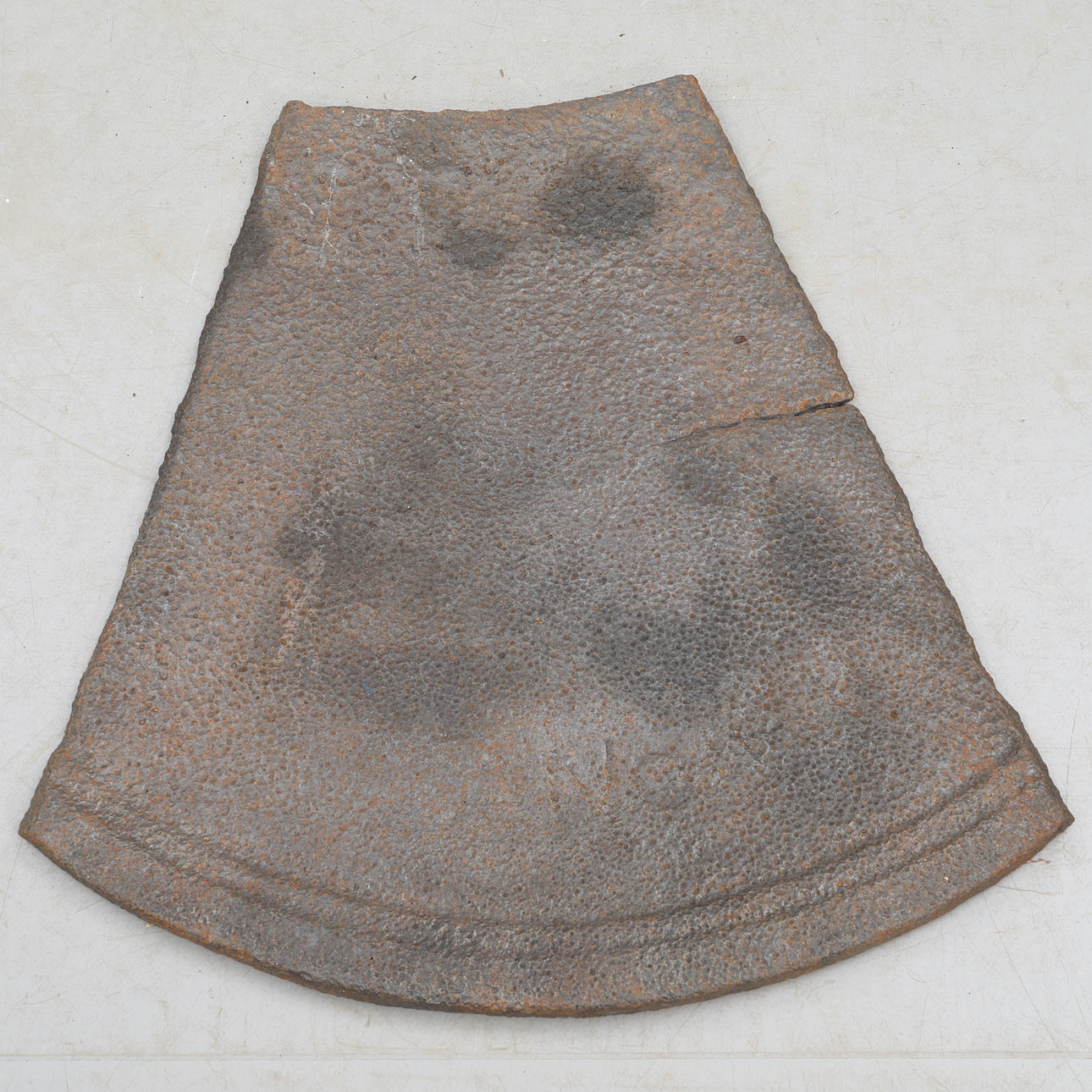 IRON PLATE, triangle-shaped, marked Anor.