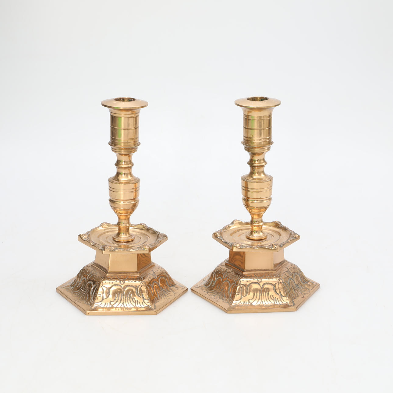 KERZENHALTER, ein Paar, Erz, Ystad Metal.