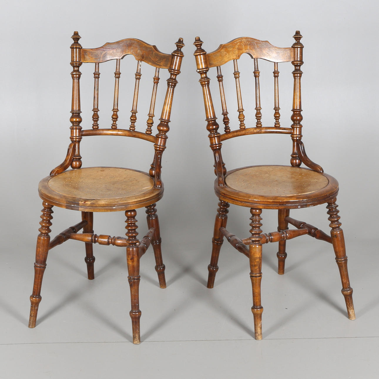 PINNSTOLAR, ett par, 1900-tal.