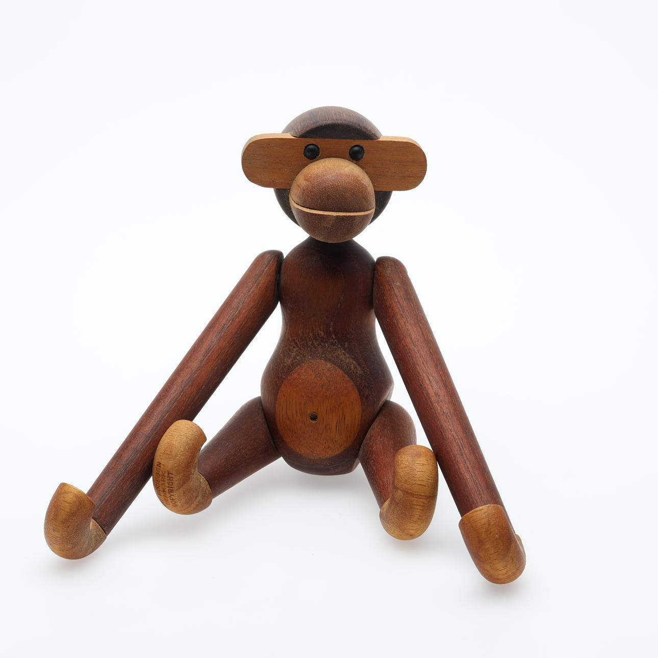 KAY BOJESEN. APA, trä, Danmark.