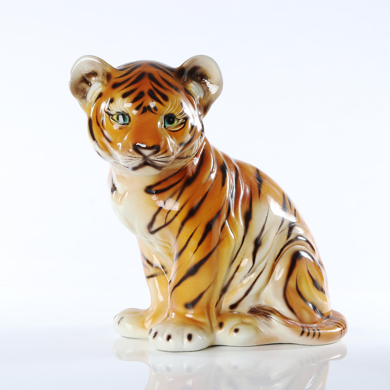 KERAMIKSKULPTUR. Keramik & Porslin - Europeiskt - Auctionet