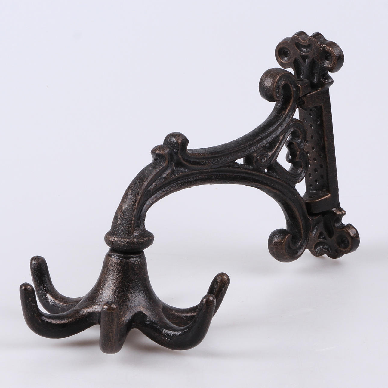 KLÄDHÄNGARE, gjutjärn, samtida.