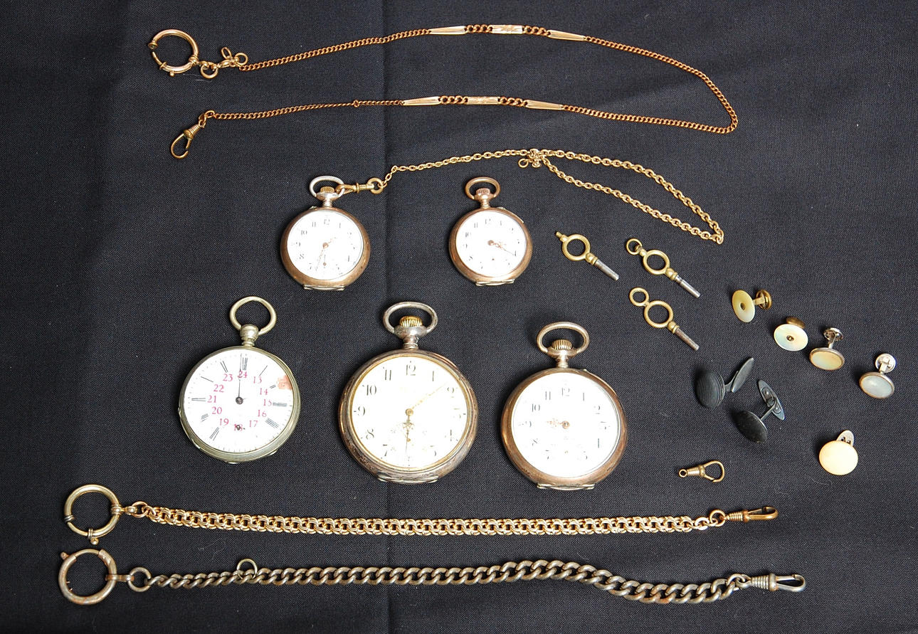 FICKUR, dam , herr, nyckeldragare, klockkedjor, diverse.