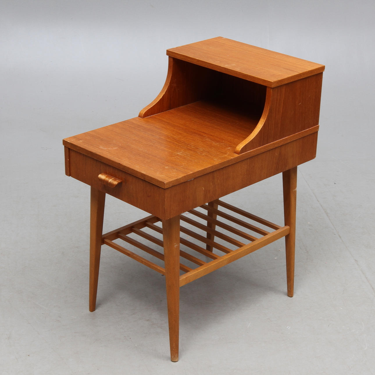 SÄNGBORD, 1900-tal.