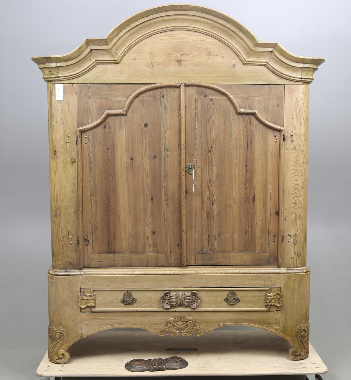 SKÅP, rokoko, Jämtland eller Norge, 1700-tal.