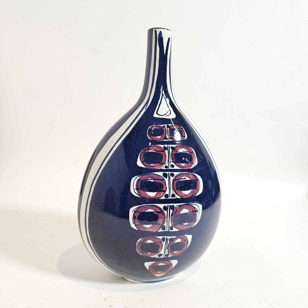 KUNGLIG KÖPENHAMNS PORSLINSVAS. DANMARK. NUMRERAD.