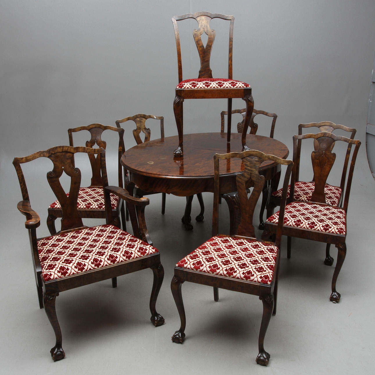 MATSALSGRUPP, 9 delar, Chippendale-stil, 1900-tal.