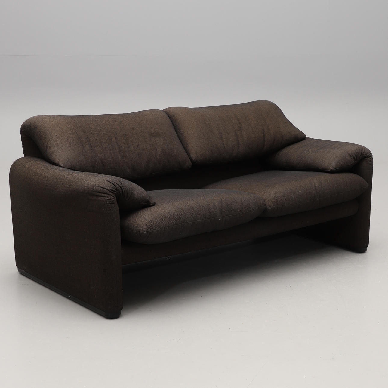 VICO MAGISTRETTI. SOFFA, "Maralunga", Cassina.