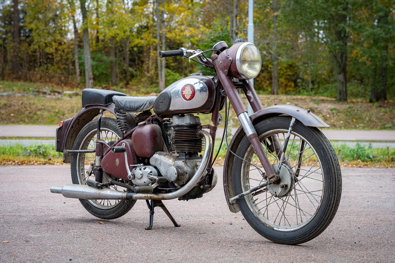 BSA, modelo C11 G De Lux 250, 1954, Inglaterra.