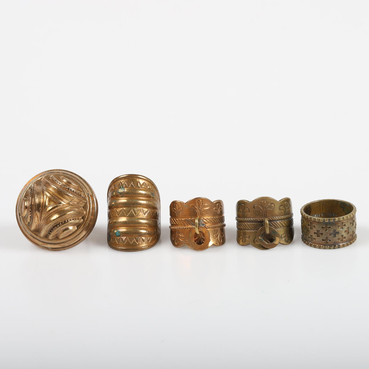 RINGAR, 5 stycken, brons, Kalevala Koru, Finland.