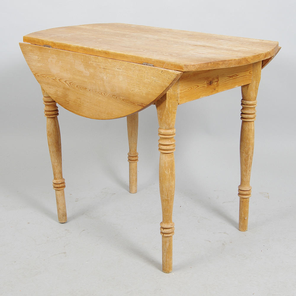 BORD MED KLAFFAR, fur, sent 1800-tal.