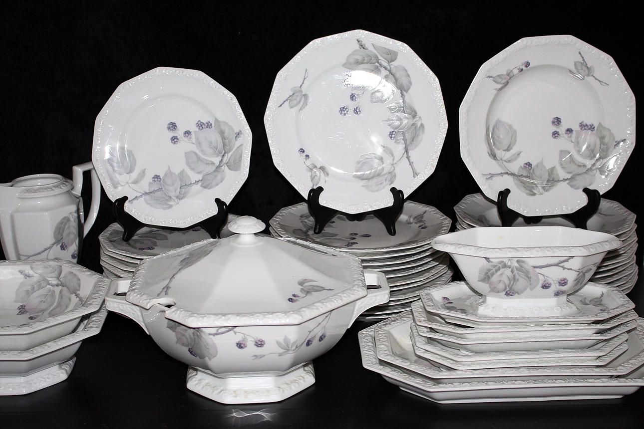 MATSERVIS, porslin, 47 delar, "Maria Björnbär" Rosenthal.