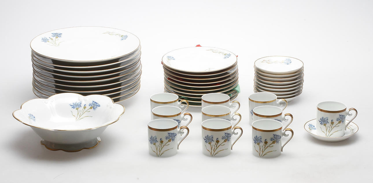 SERVISDELAR, 31 delar, porslin, "Blåklint", Hackefors.