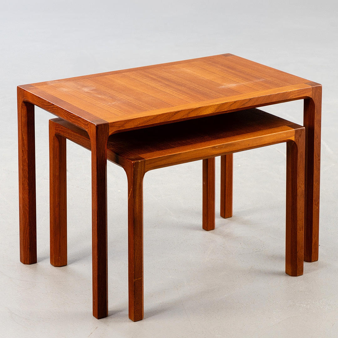 Vildbjerg Møbelfabrik, 2 side tables / nesting tables in teak.