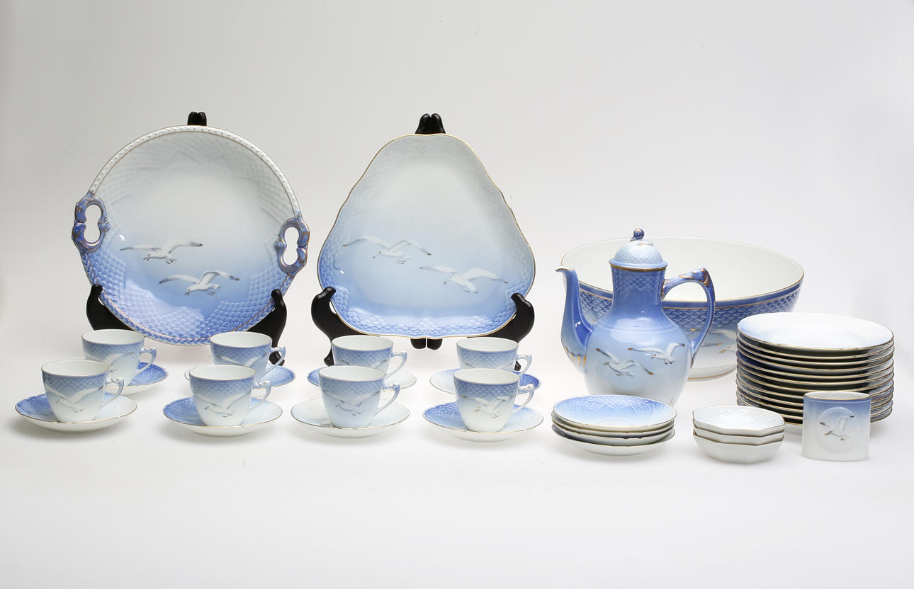 SERVIS, 40 delar, porslin, "Blå Måsen", Bing & Gröndahl, Danmark.
