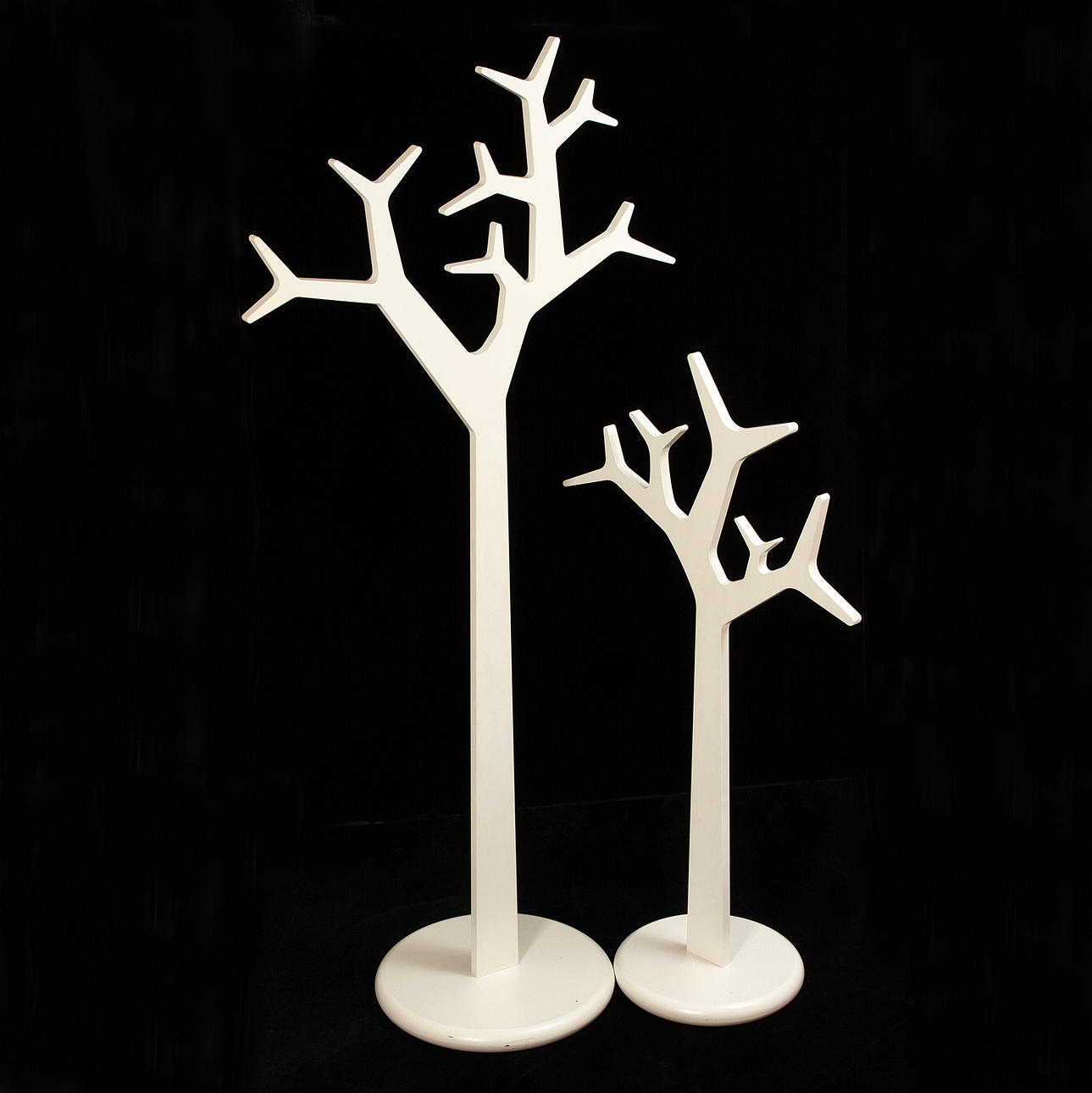 KATRIN PETURSDOTTIR & MICHAEL YOUNG. Kleiderbügel, „Baum“, 2 Stück, schwedisch.