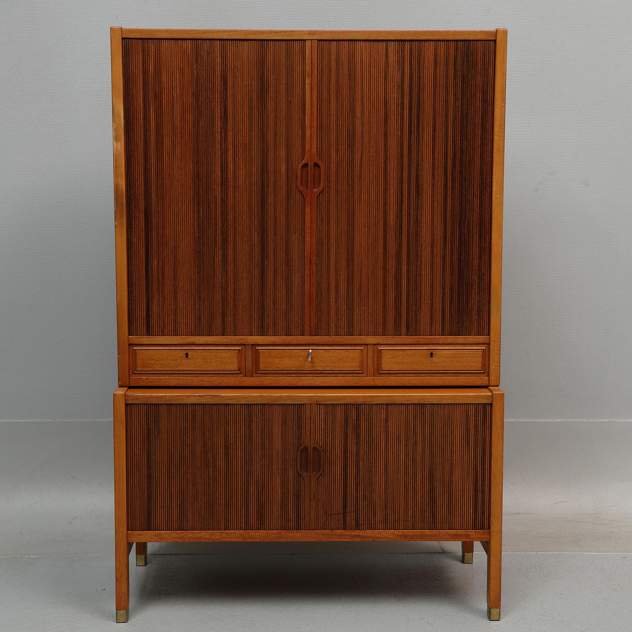 CARL-AXEL ACKING. Attributed to. blind cupboard, teak veneer, Svenska Möbelfabrikarna Bodafors, mid 20th century.