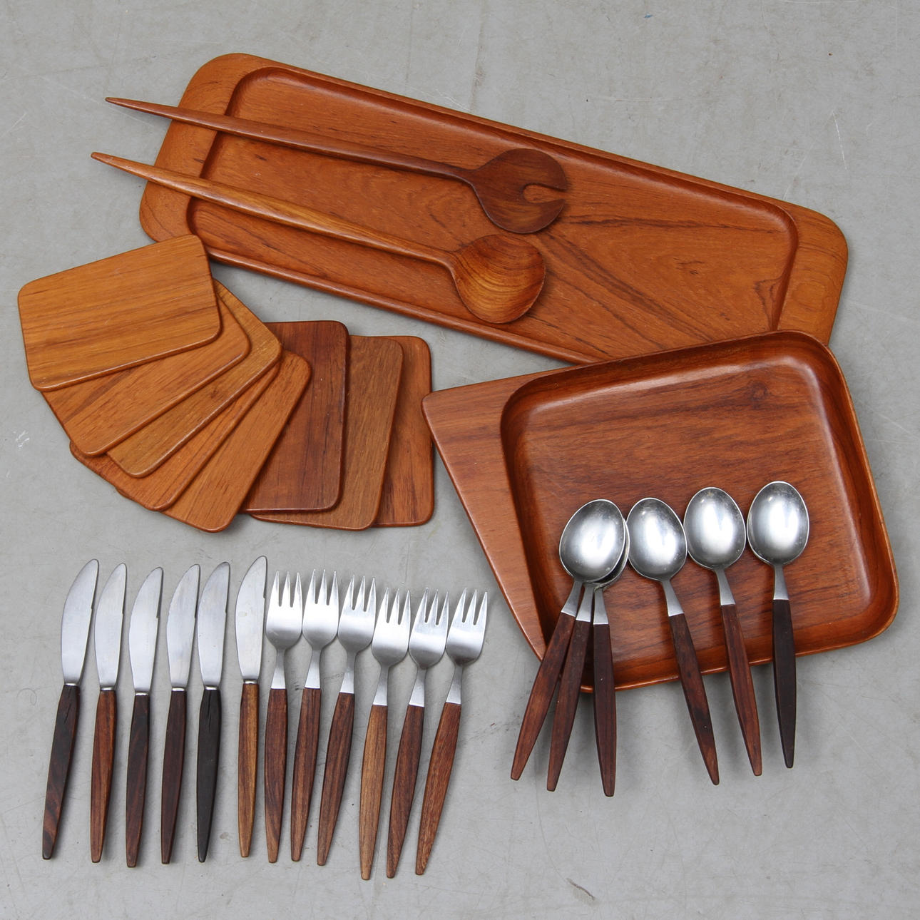 PARTI DIVERSE, mestadels teak, 1900-talets andra hälft.