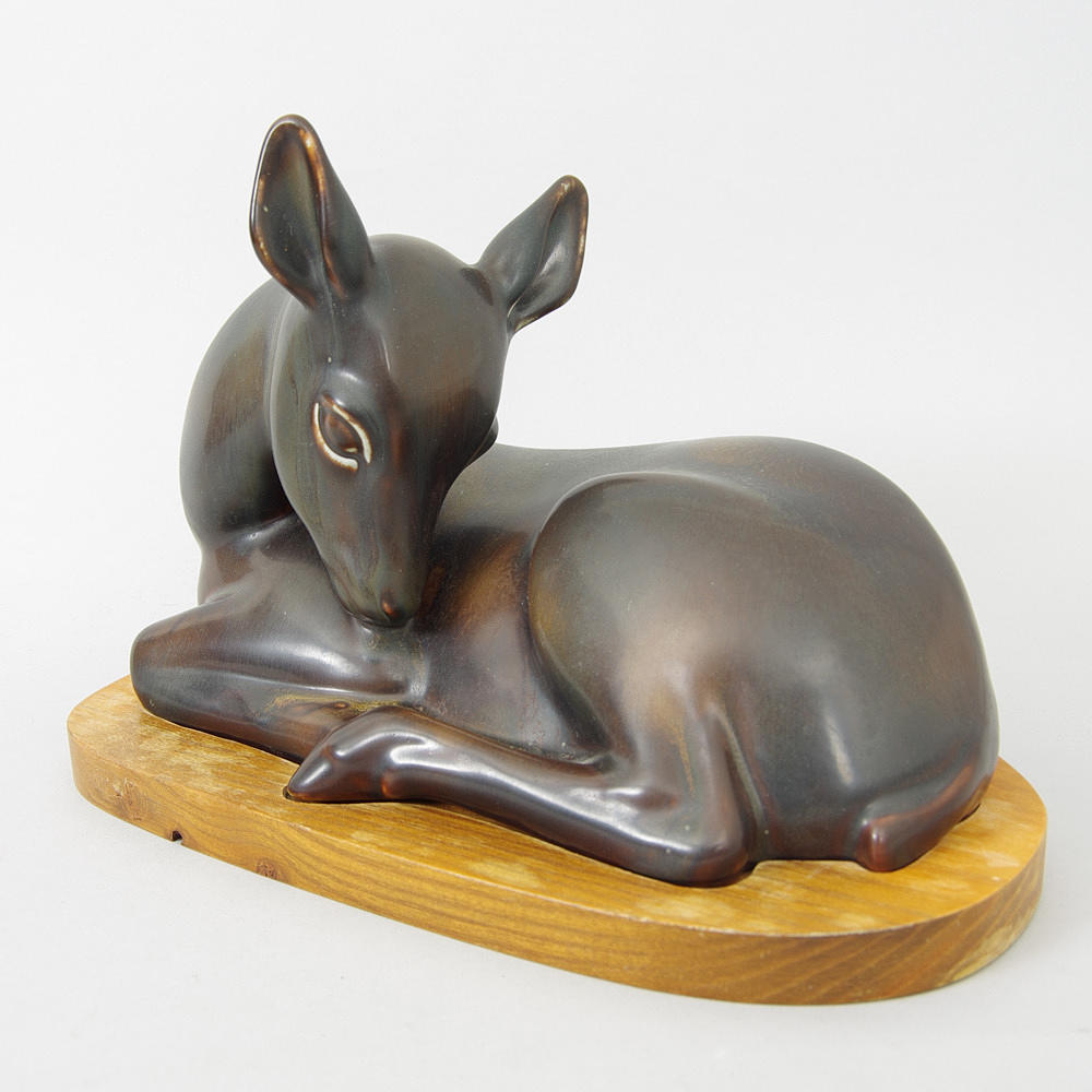 GUNNAR NYLUND. Skulptur, rådjur, stengods, Rörstrand, signerad G. Nylund.