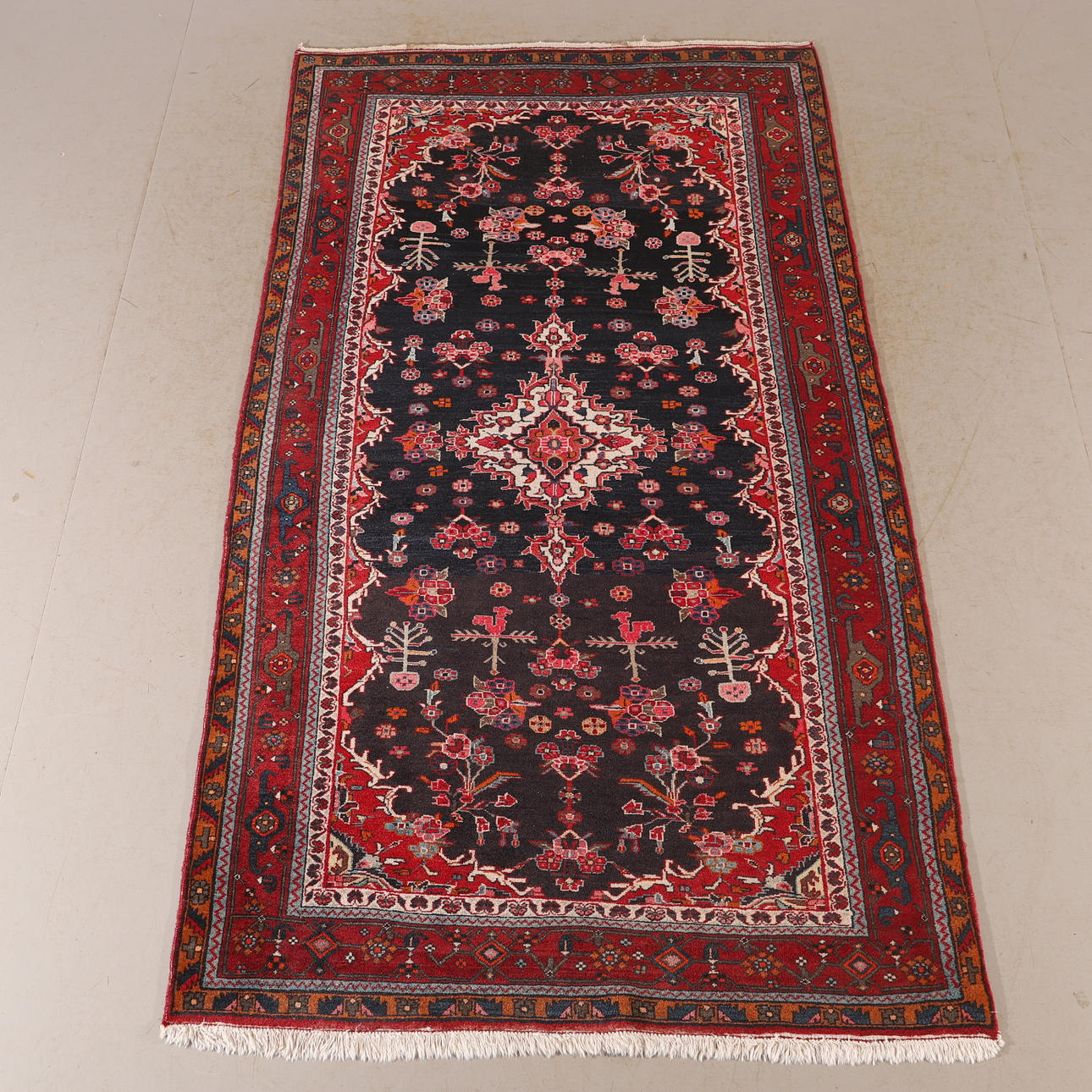 MATTA, orientalisk, 233 x 130 cm.