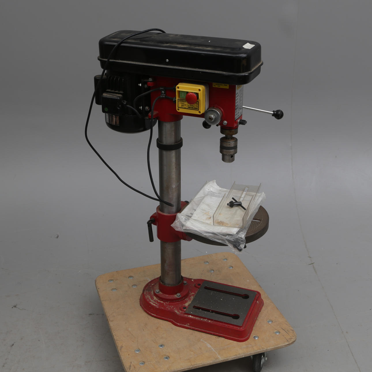 PELARBORRMASKIN, golvmodell.