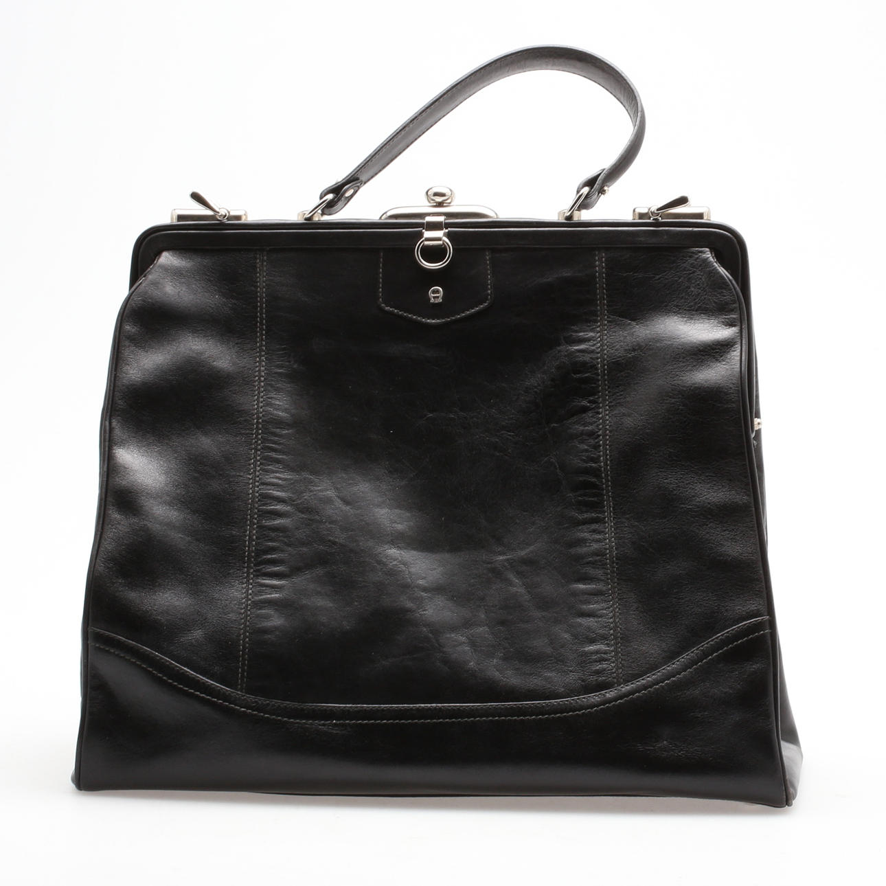 VÄSKA, Etienne Aigner, 1900-talets fjärde hälft.