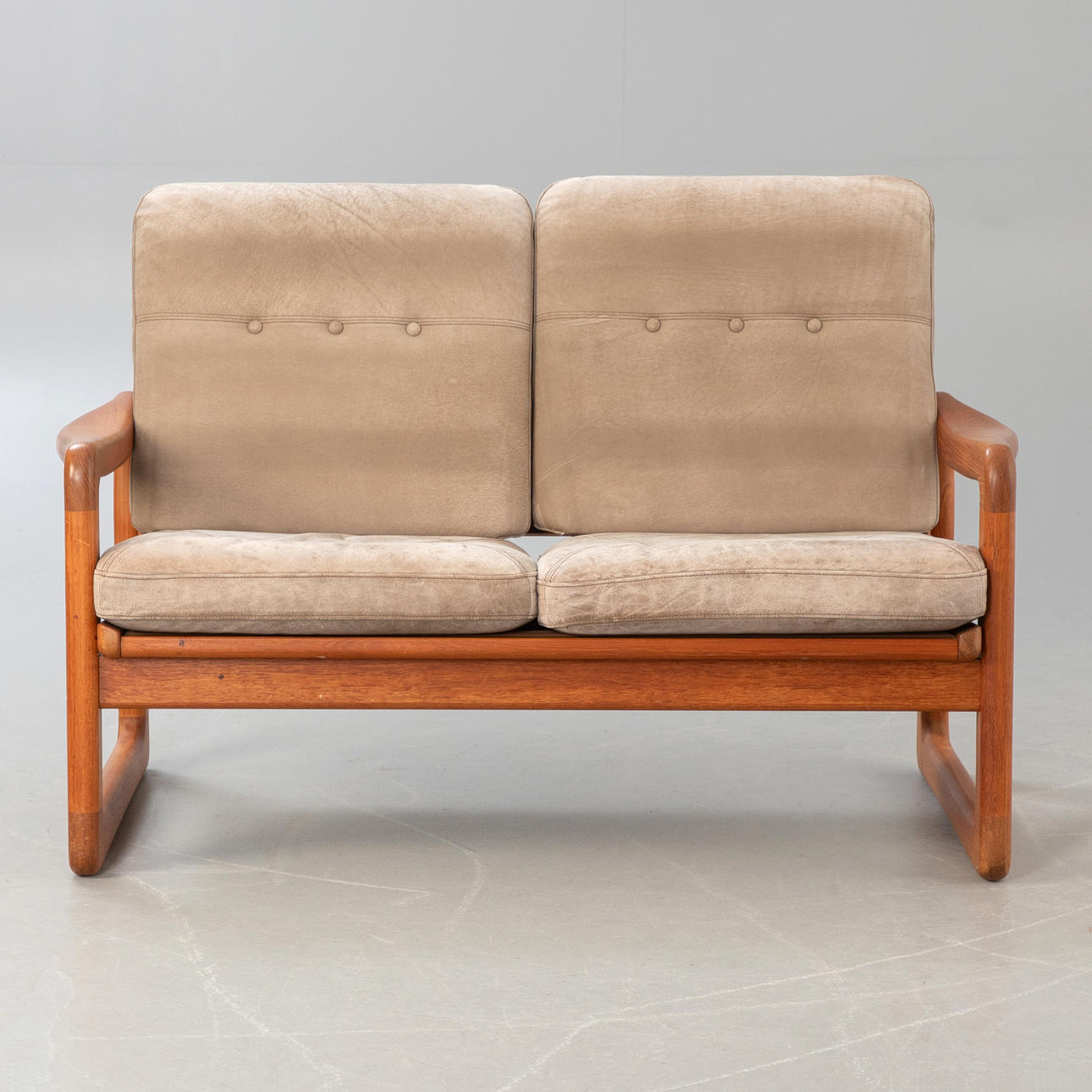 Holstebro, 2-Sitzer Sofa in Teak.