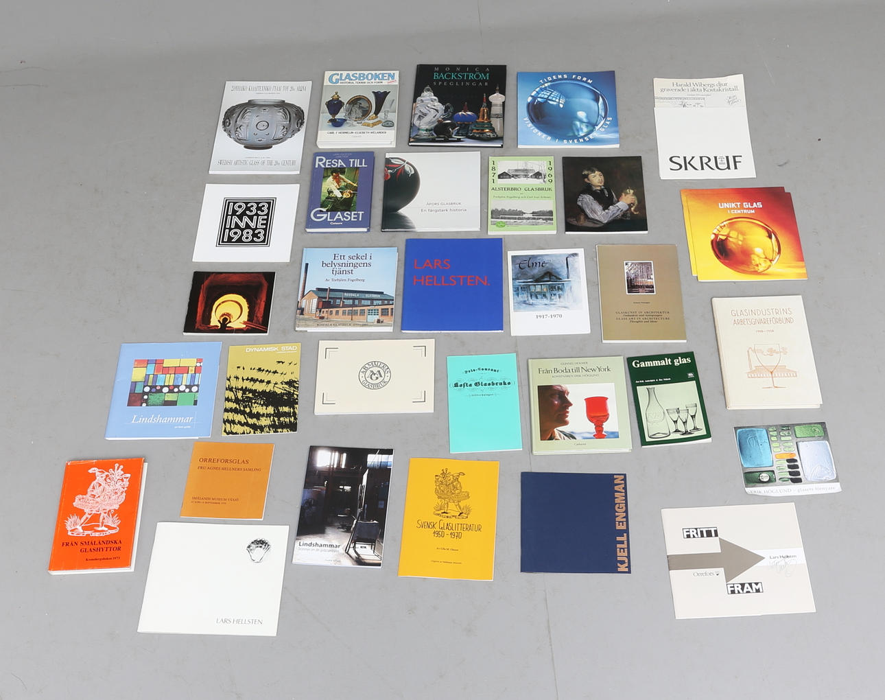 BÖCKER, 32 st, konstglas.