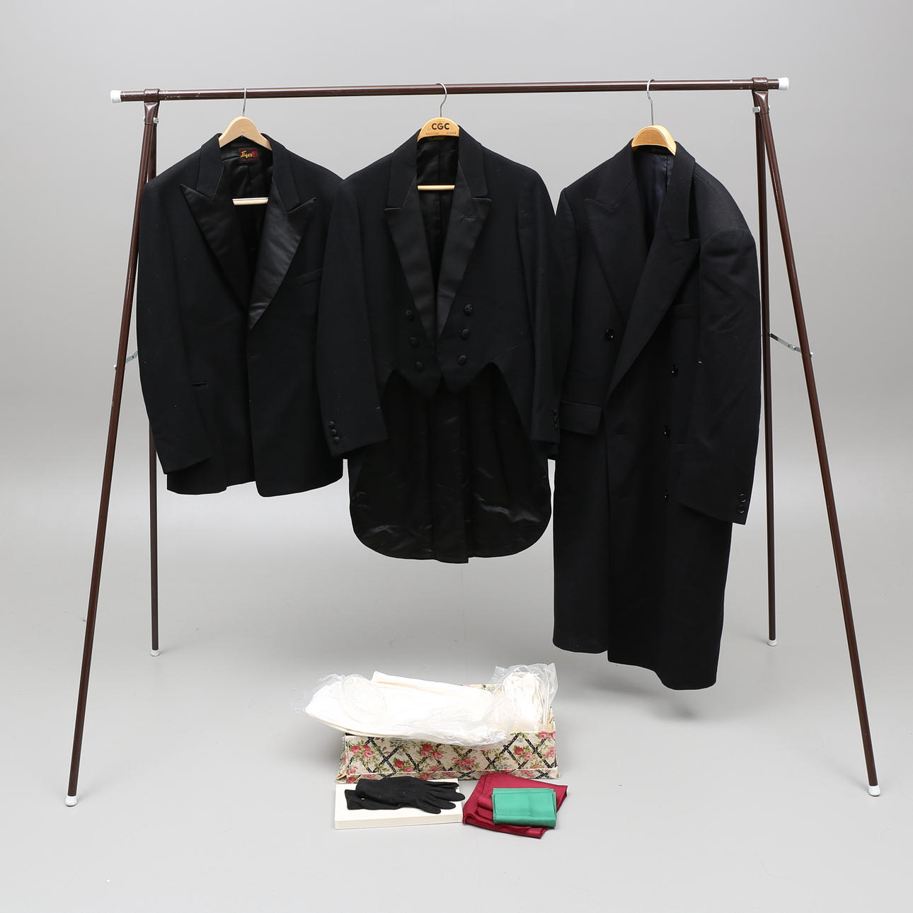 ROCK, Lino Vierra, FRACK och SMOKING med tillbehör.