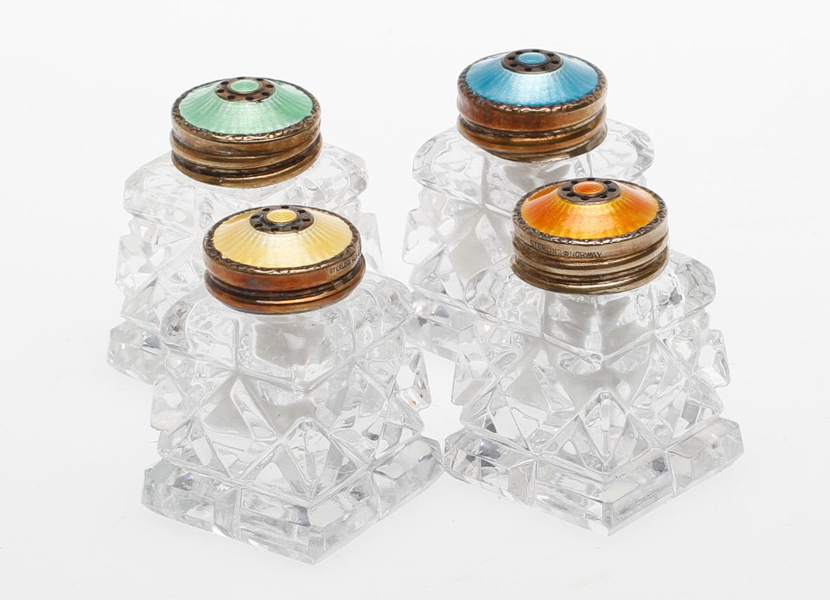 SALTKAR, 4 st, glas, sterlingsilver och emalj, Norge.