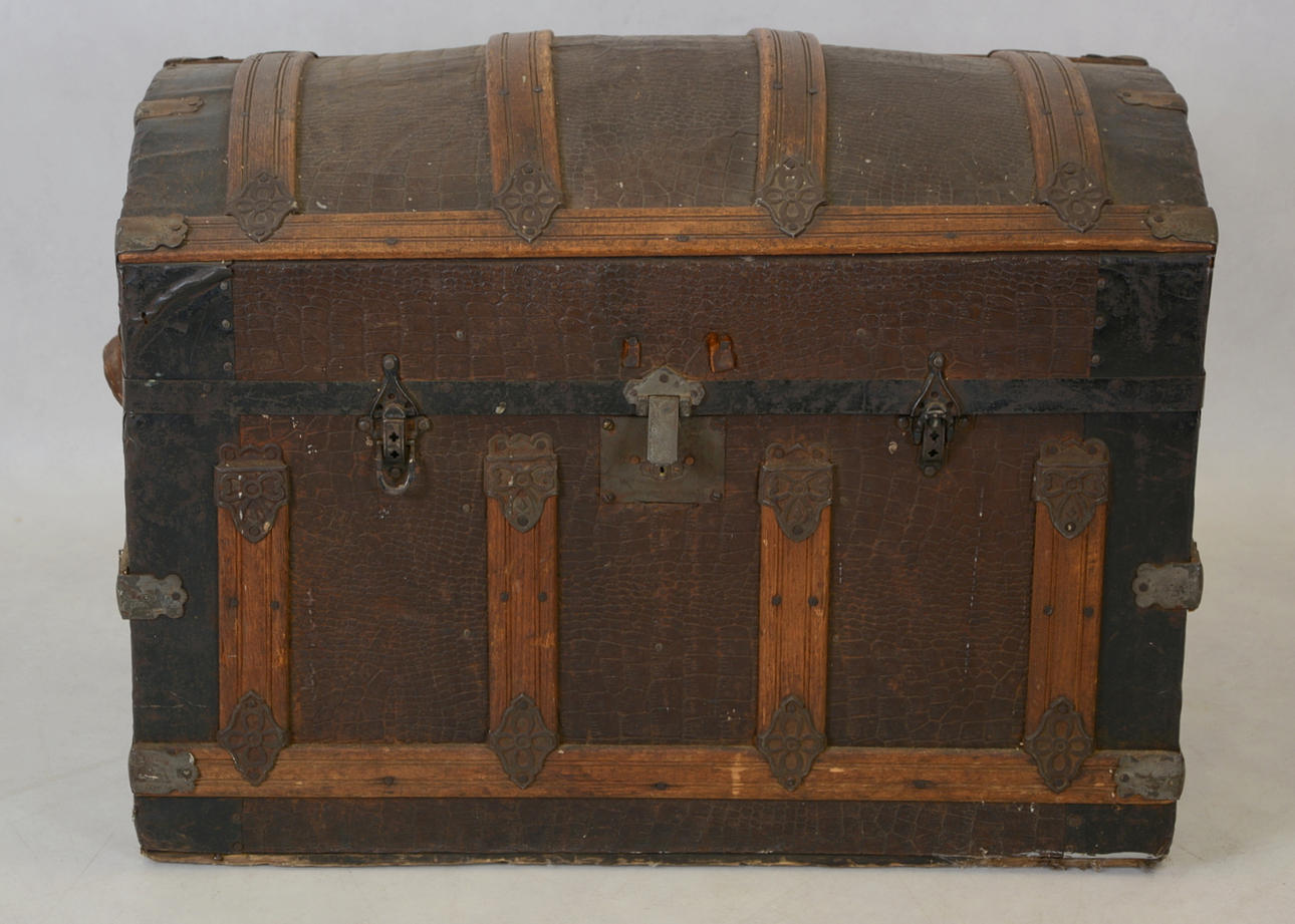 KOFFERT, omkring 1900.