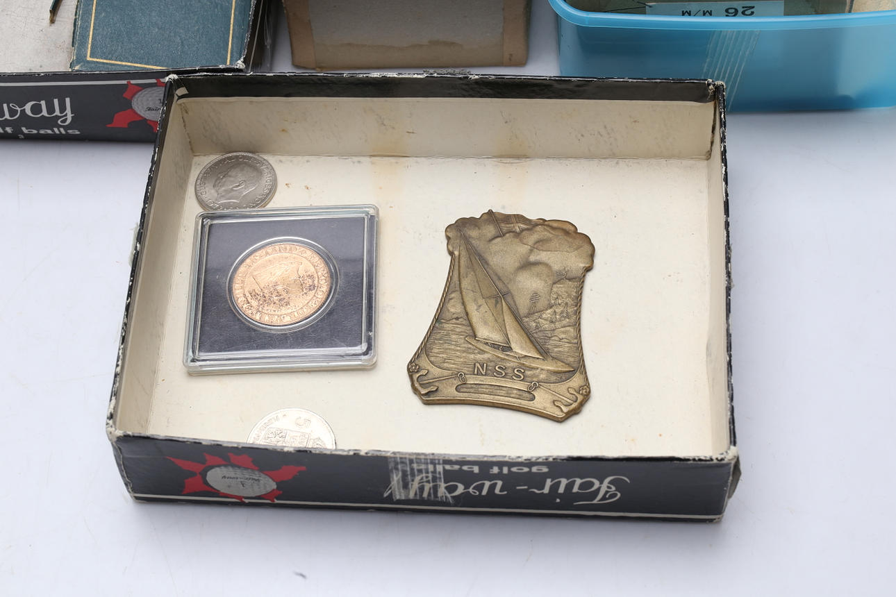 BADGES, MEDALS AND COINS. Coins, Medals & Stamps - Orders & Medals -  Auctionet