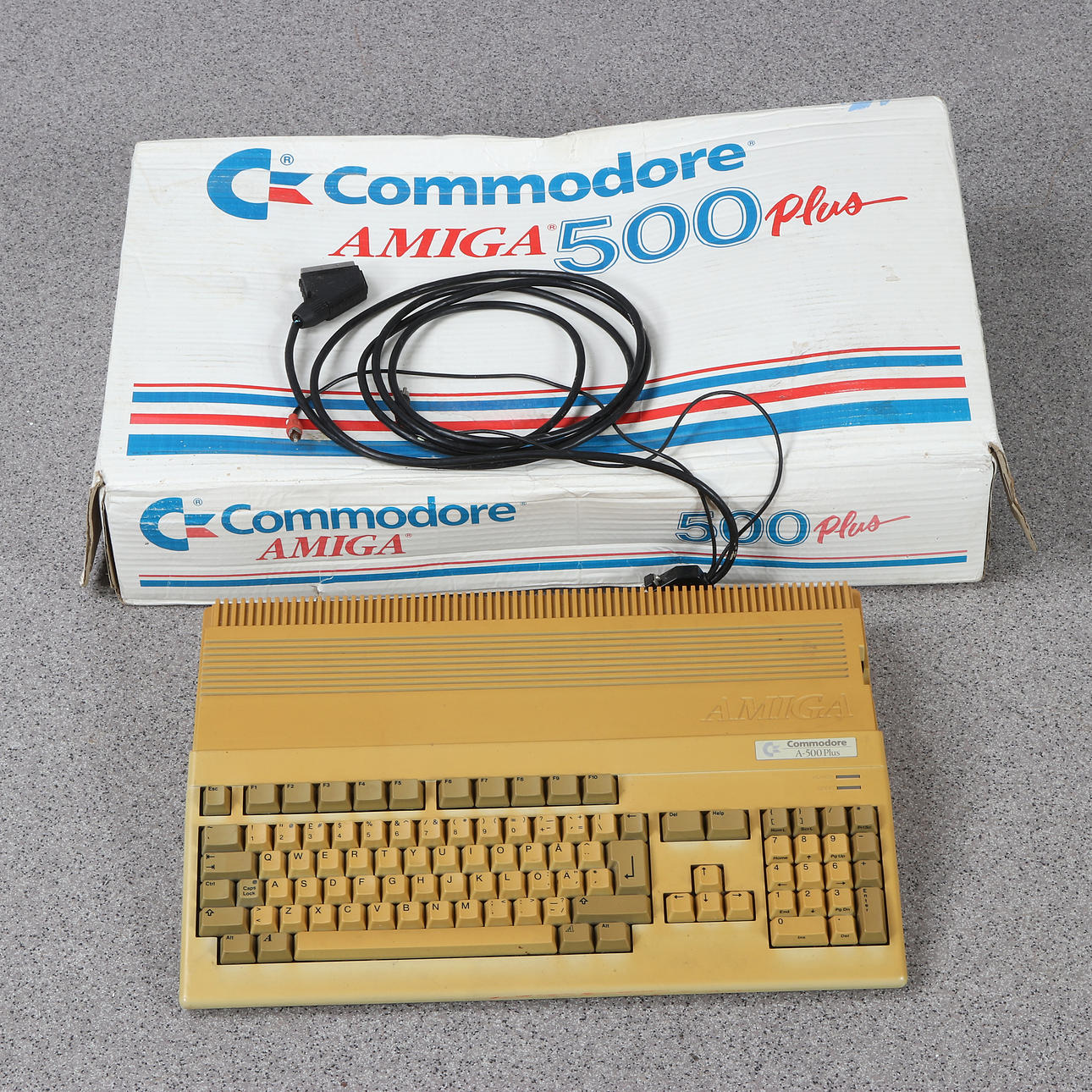 DATOR, COMMODORE AMIGA 500 PLUS.