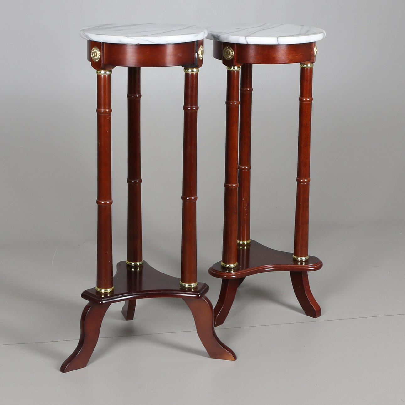 PIEDESTALER, 2 st, 1900-talets senare hälft.