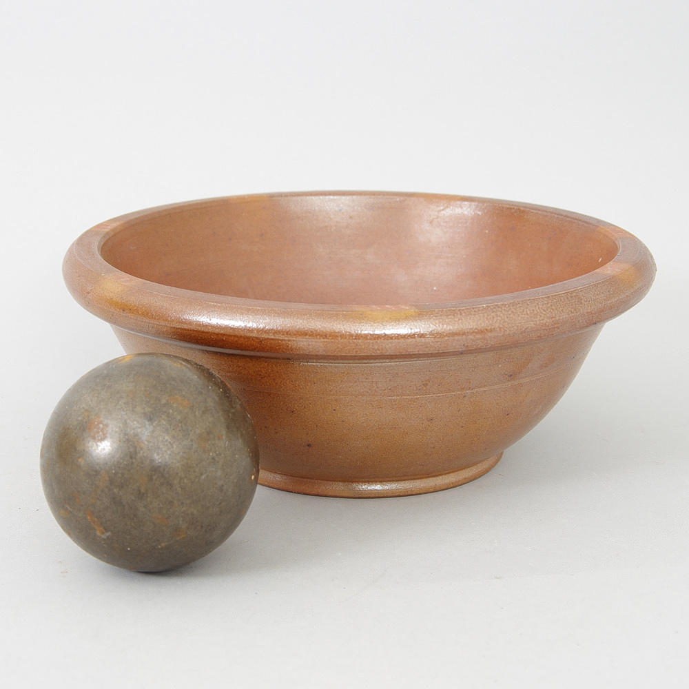 MUSTARD BOWL WITH BALL, ceramic.