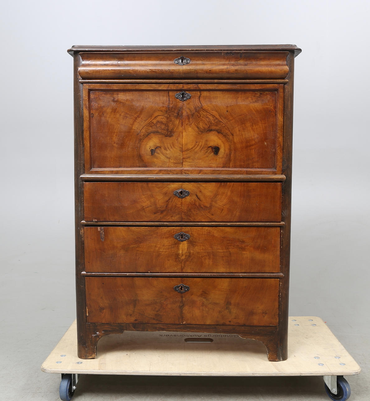 CHIFFONJÉ, 1800-tal.