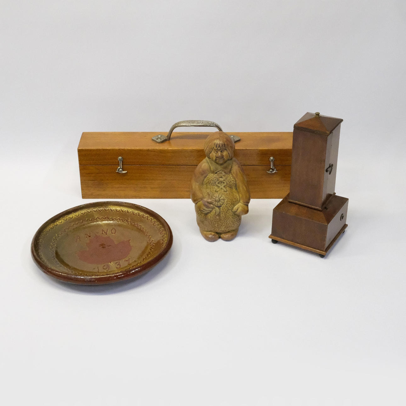 VIEL SCHIFFSGLAS, METRONOM, HÖGANÄS-FIGUR UND VIMMERBYFASS.