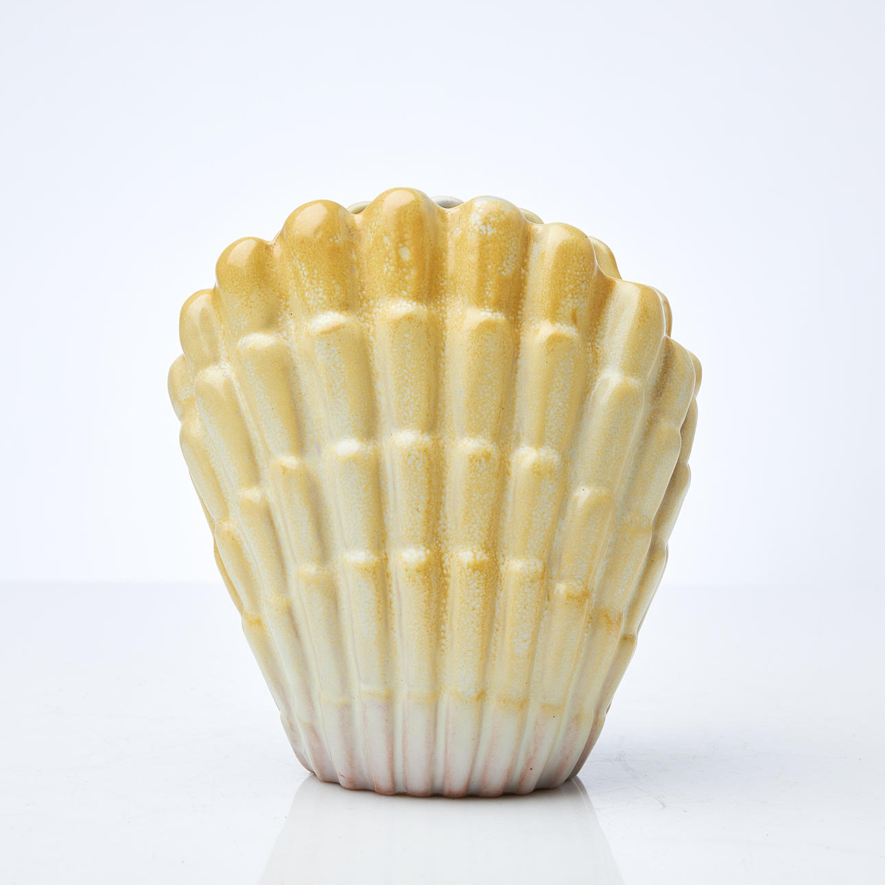 VICKE LINDSTRAND. SNÄCKVASE, Ekeby, glazed earthenware, marked underneath.