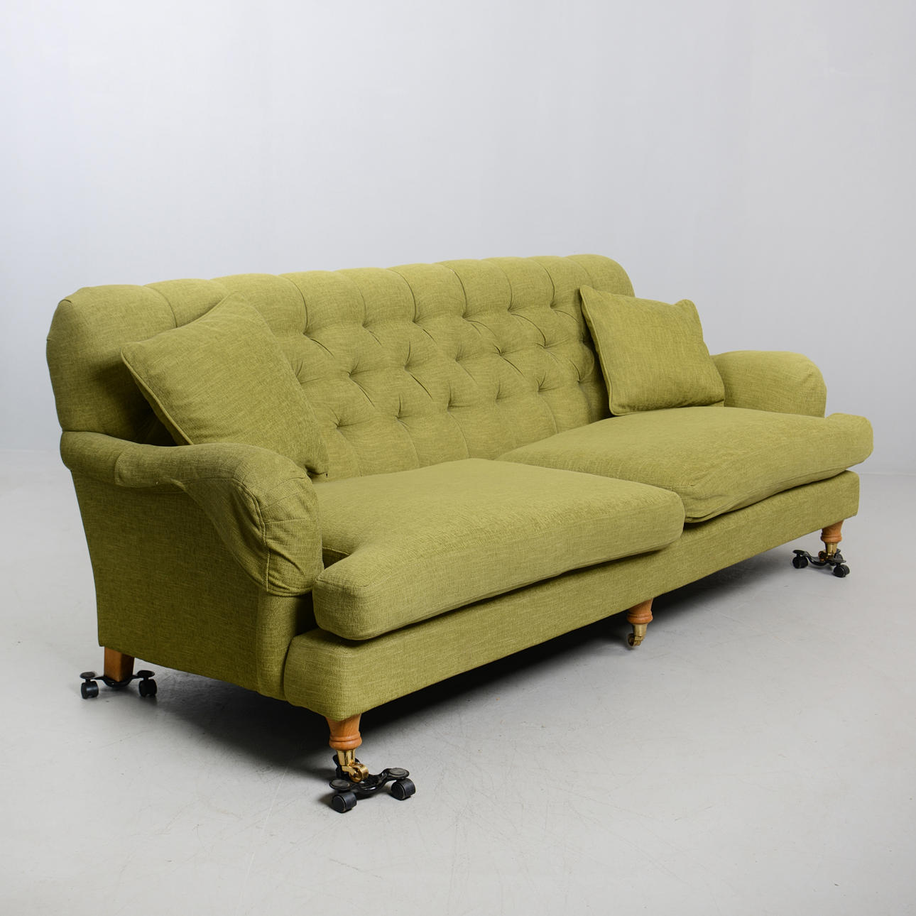 SOFFA, Howard, 3-sits, 2000-tal.