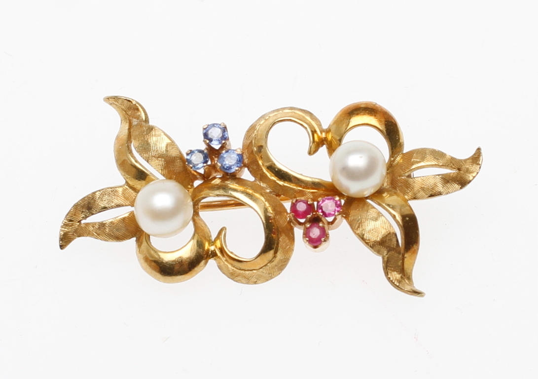 BROSCH med pärlor, 18k guld, Italien, vikt tot. ca 5,8 gram.