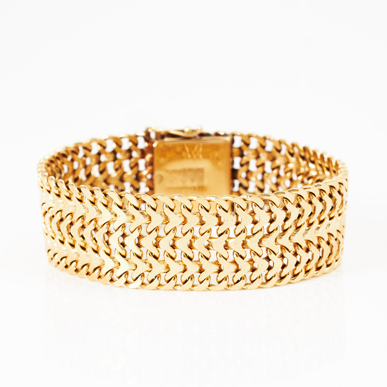 BRACELET, 18k gold, herringbone link, Jo´Ans, Köping 1980.