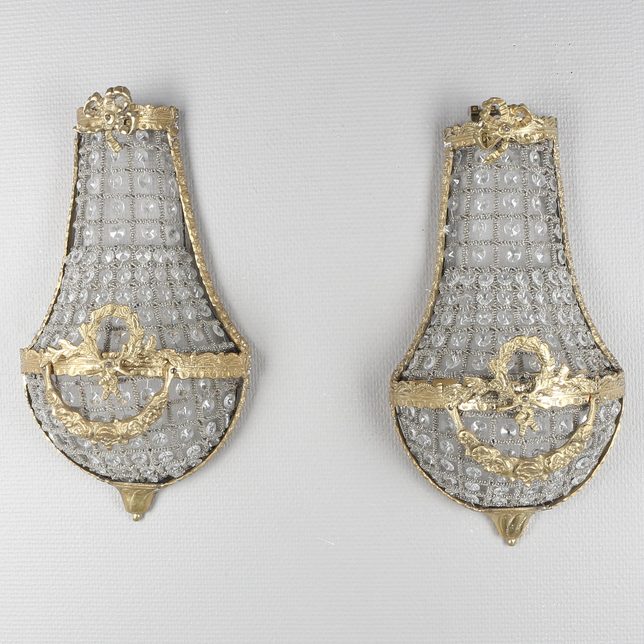 VÄGGLYSTRAR, Louis XVI-stil, mässingsstomme, 1900-tal.