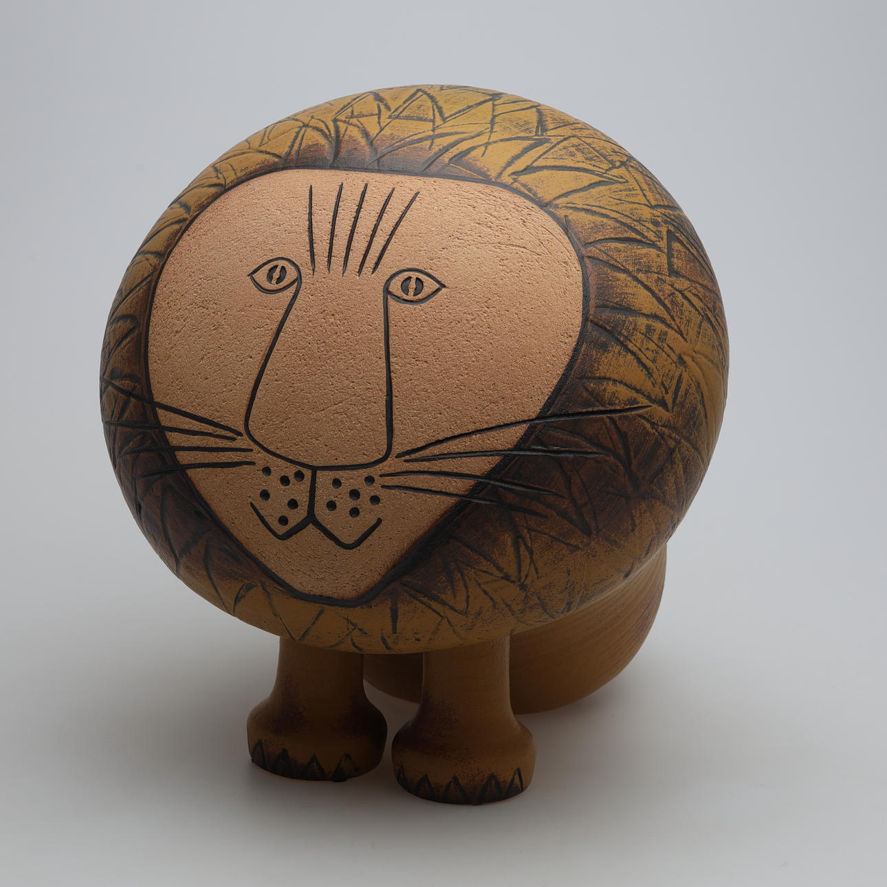 LISA LARSON. Eine Figur, Lion Maxi, Steinzeug, Gustavsberg.