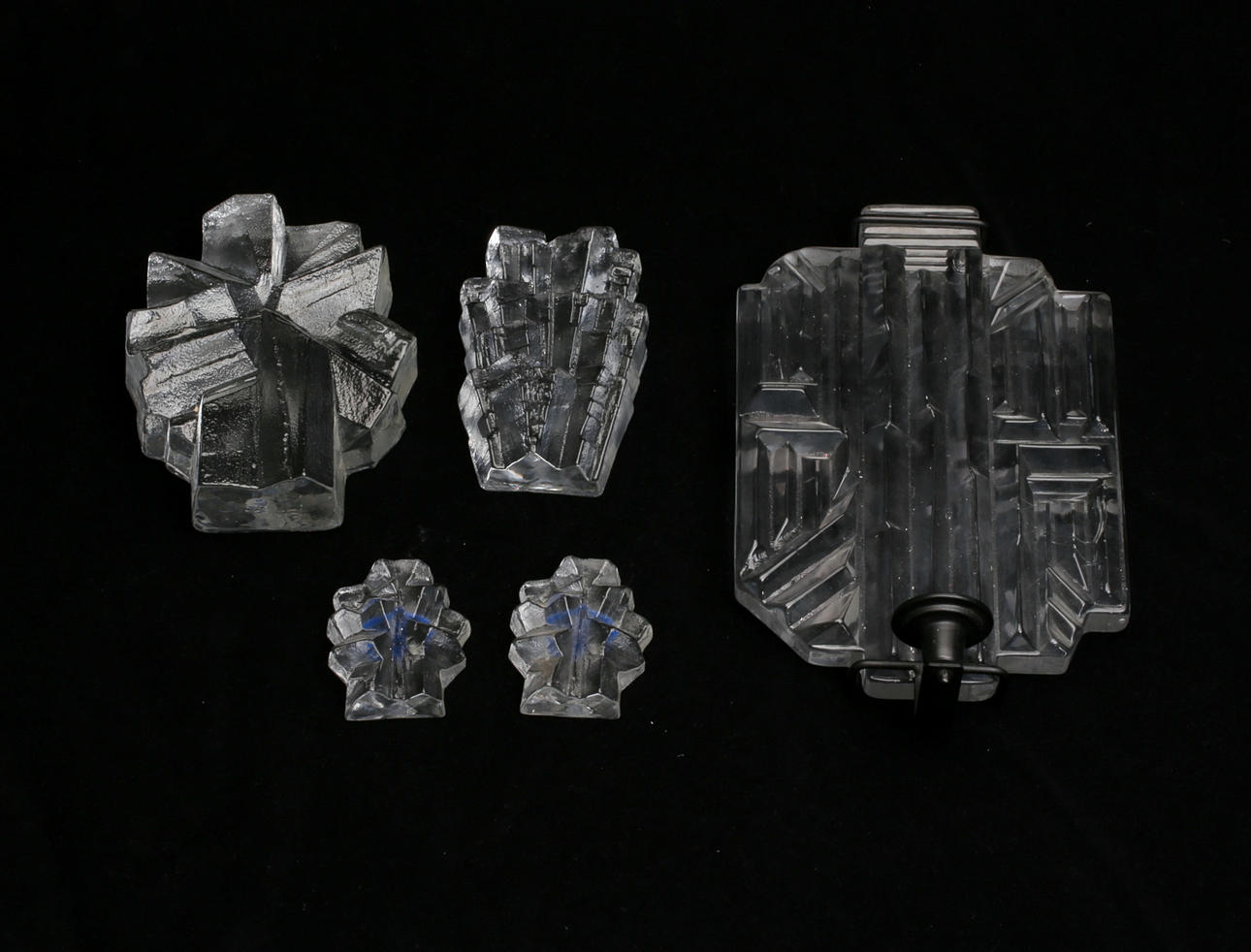 KONSTGLAS, 8 delar, Erik Höglund, Boda samt Christer Sjögren, Lindshammar.