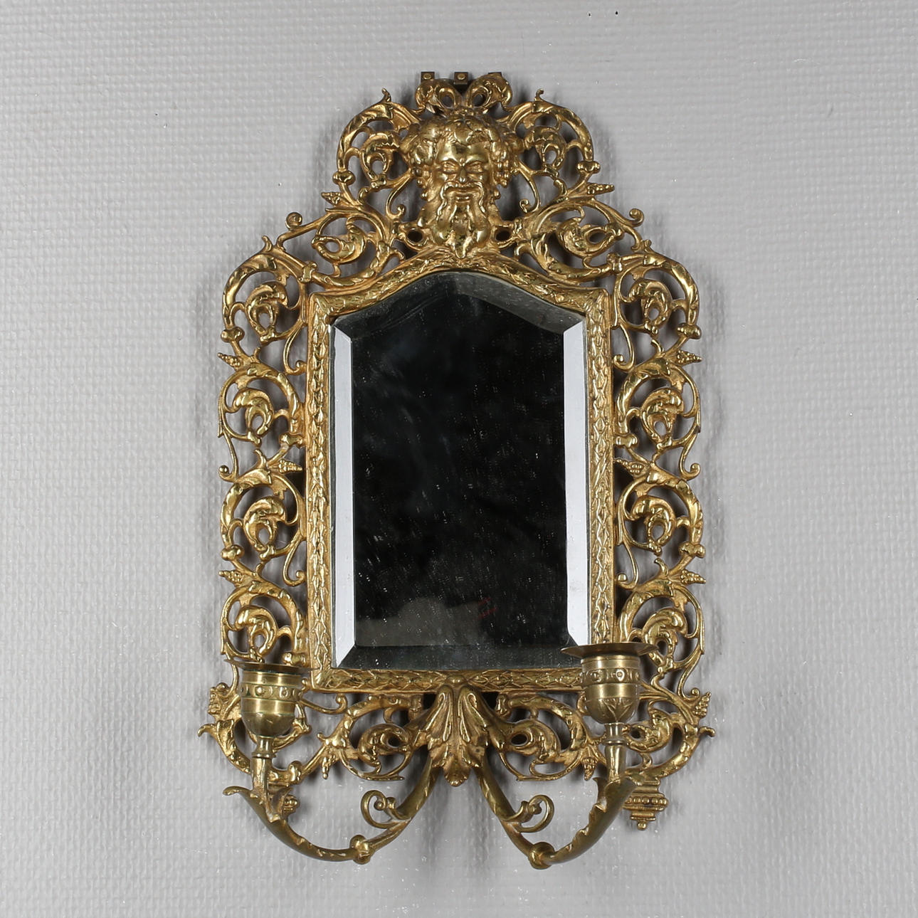 SPEGELLAMPETT, gulmetall, fasettslipat spegelglas, 1900-tal.