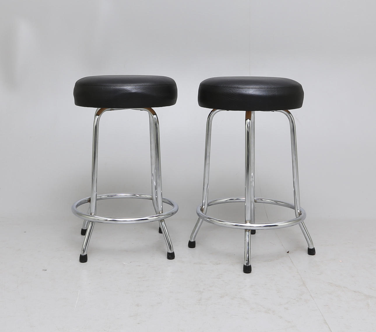 BARSTOLAR, 1 par, skinn, Johanson Design, Markaryd.