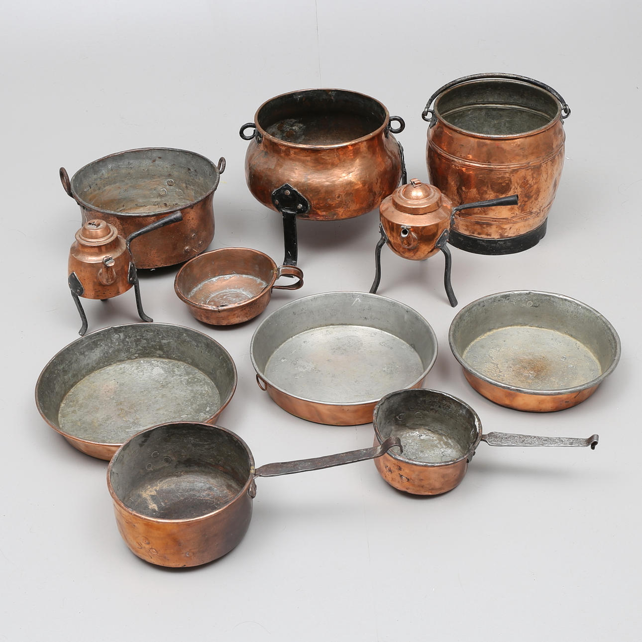 KOPPARFÖREMÅL, 12 st, bl a kaffekittel G G Wiklund Elfsbyn.