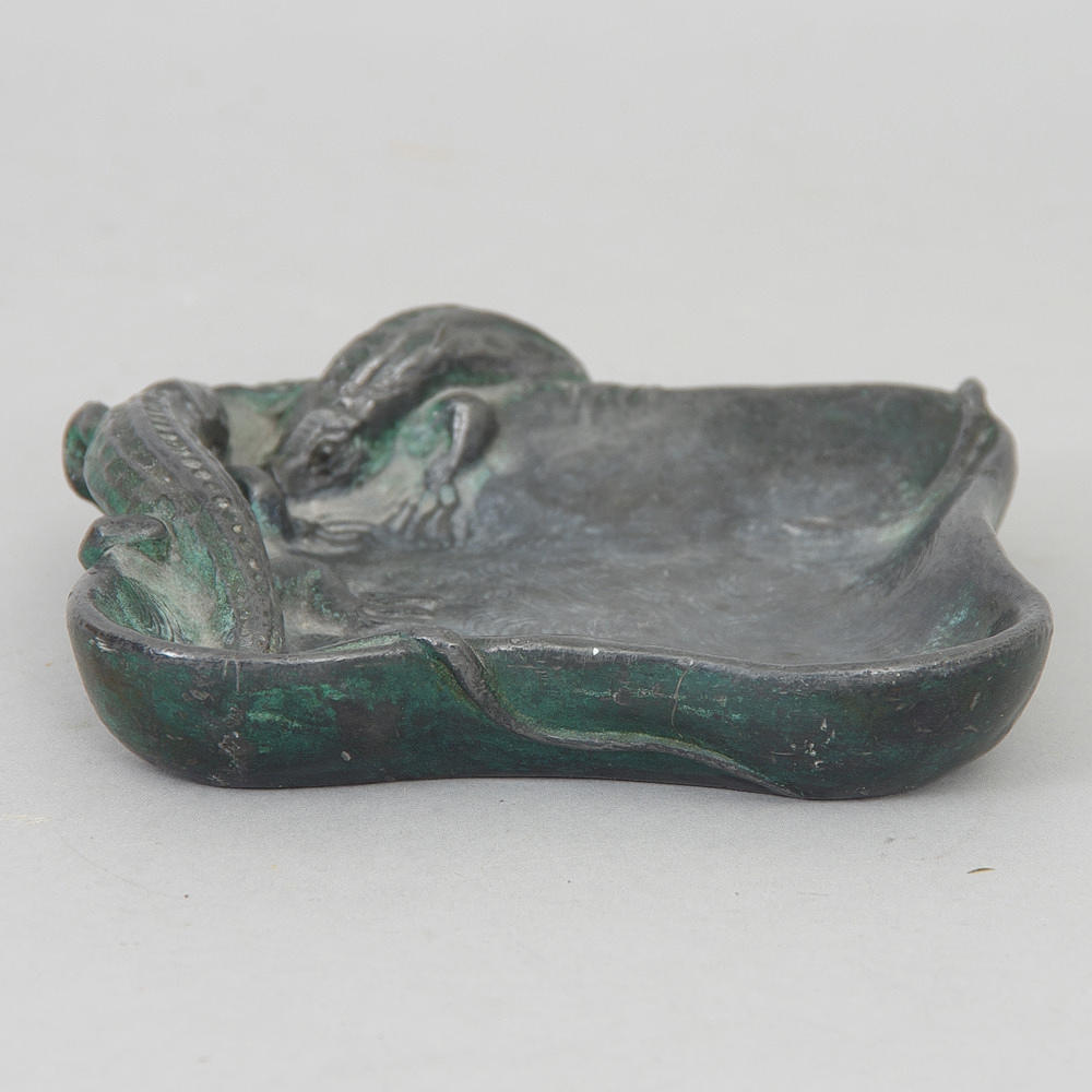 SKÅL, bronserad metall, dekor av ödlor.