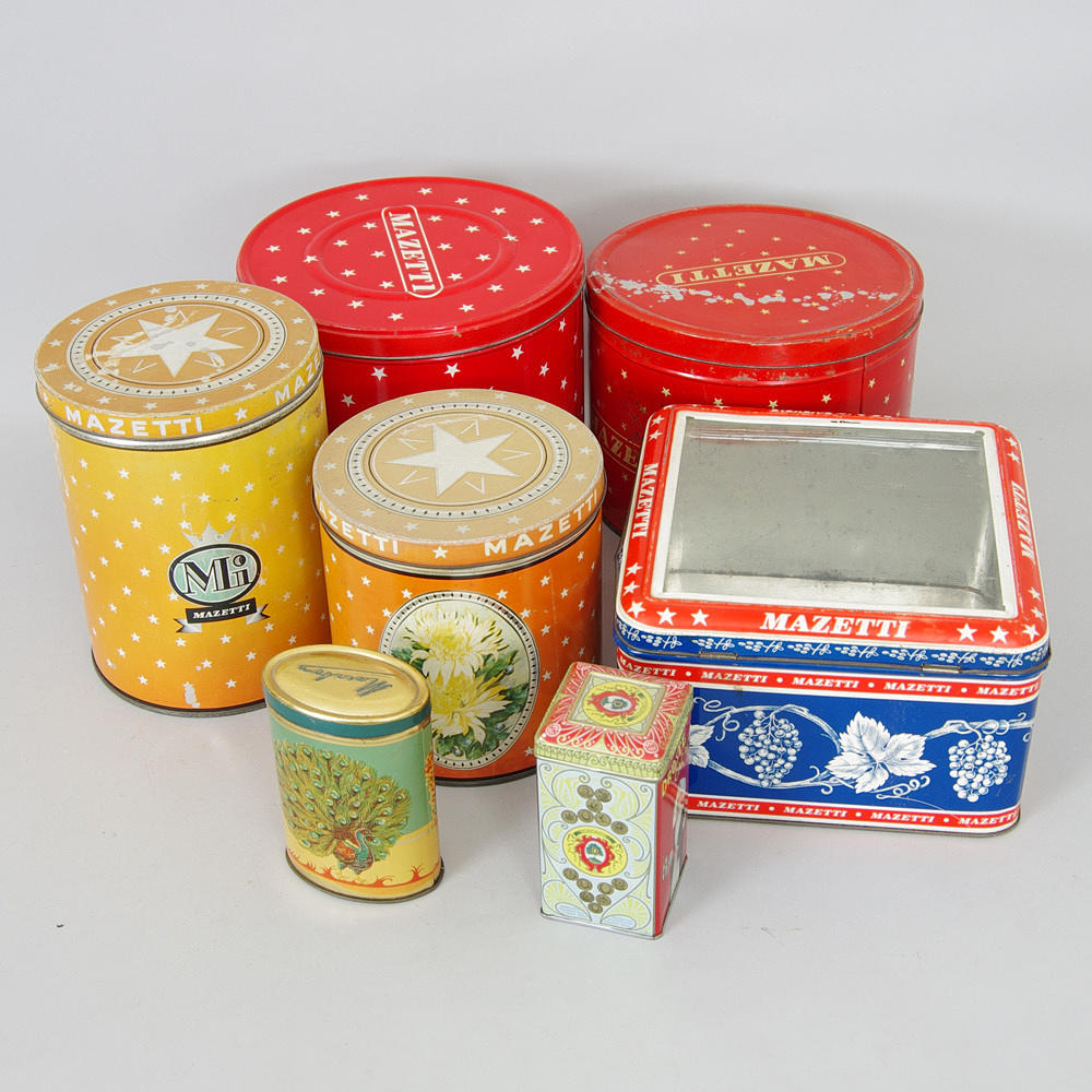 PLÅTBURKAR, mestadels Mazetti.