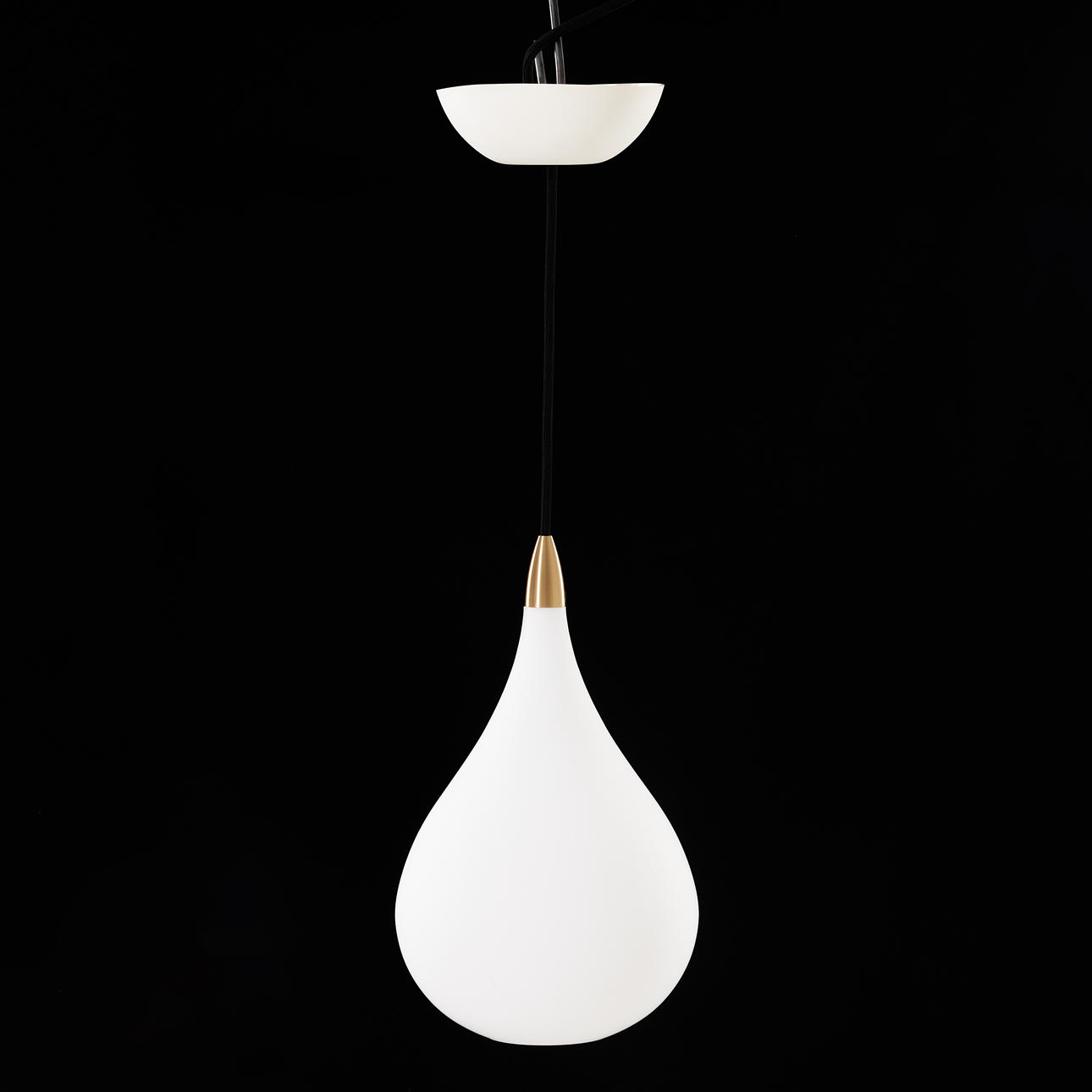 NICLAS HOFLIN. "Opus 2", oplaglas, Ruben Lighting.